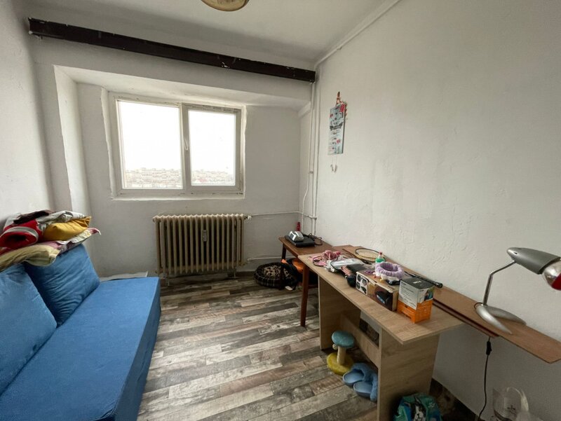Moldoveni, apartament 3 camere si 2 bai, bloc 1981.